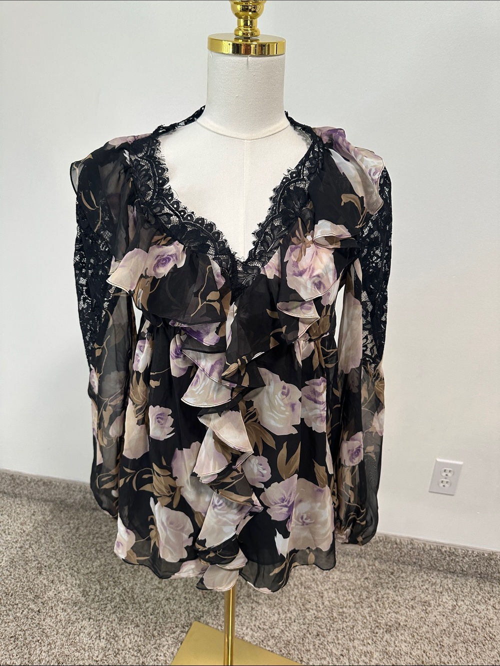 👒 Boston Proper Blouse